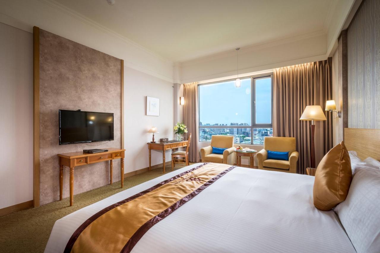 Royal Chiayi Hotel מראה חיצוני תמונה