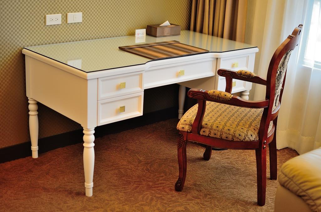 Royal Chiayi Hotel מראה חיצוני תמונה