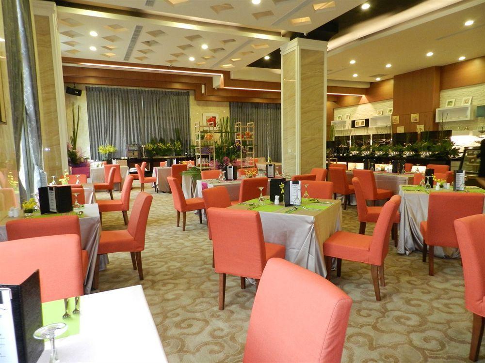 Royal Chiayi Hotel מראה חיצוני תמונה