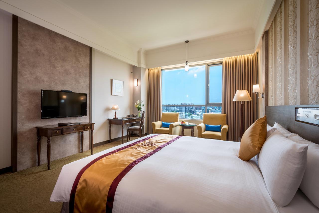 Royal Chiayi Hotel מראה חיצוני תמונה