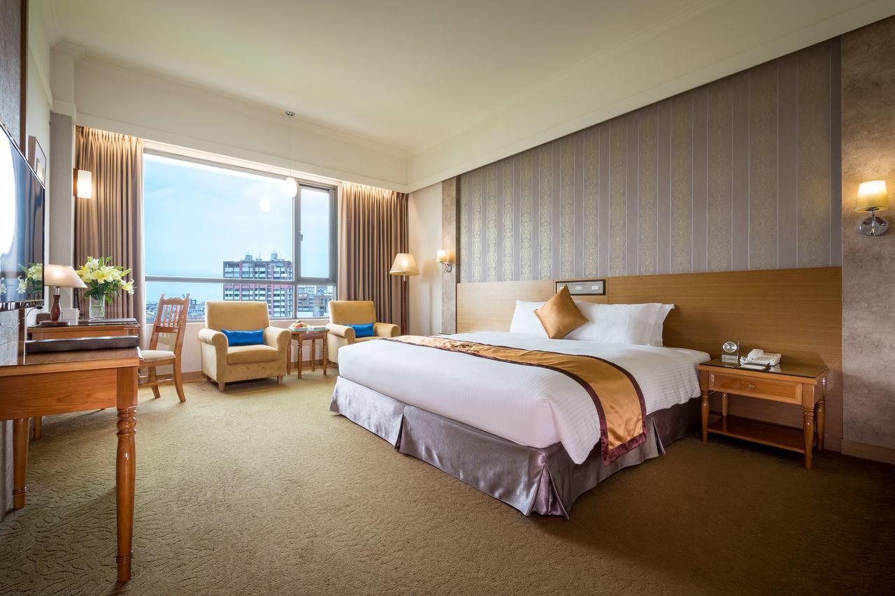 Royal Chiayi Hotel מראה חיצוני תמונה