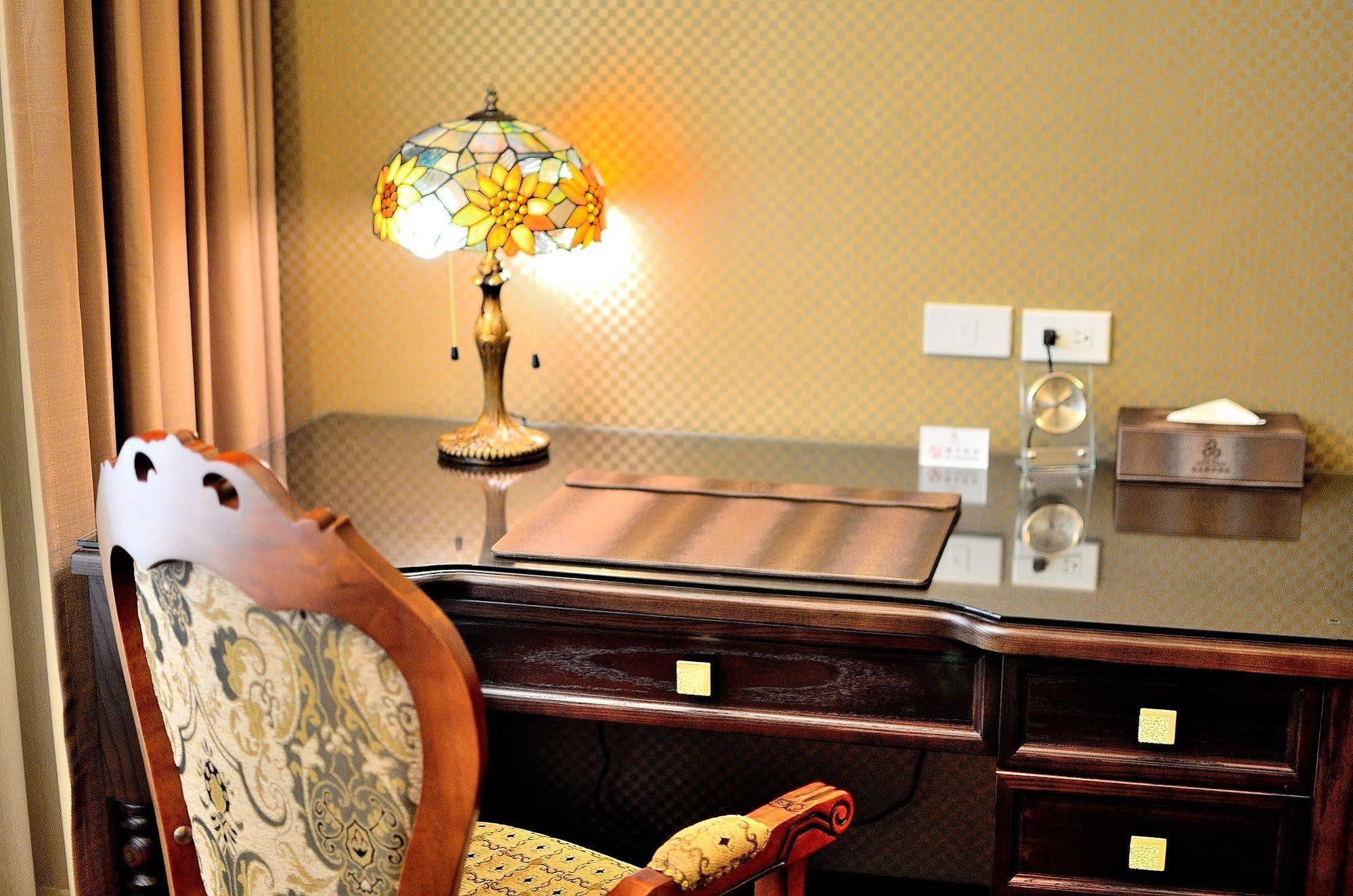 Royal Chiayi Hotel מראה חיצוני תמונה