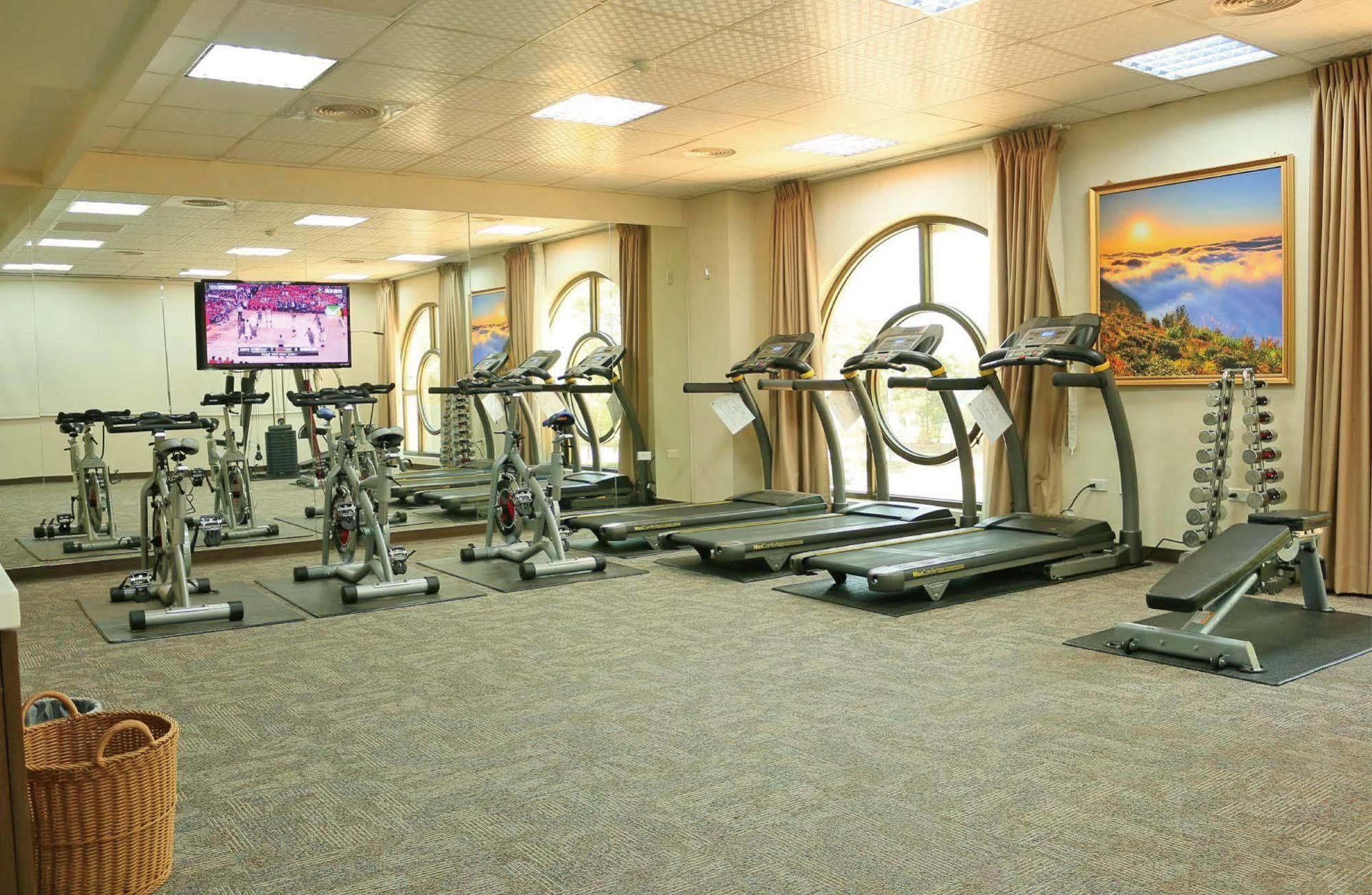 Royal Chiayi Hotel מראה חיצוני תמונה