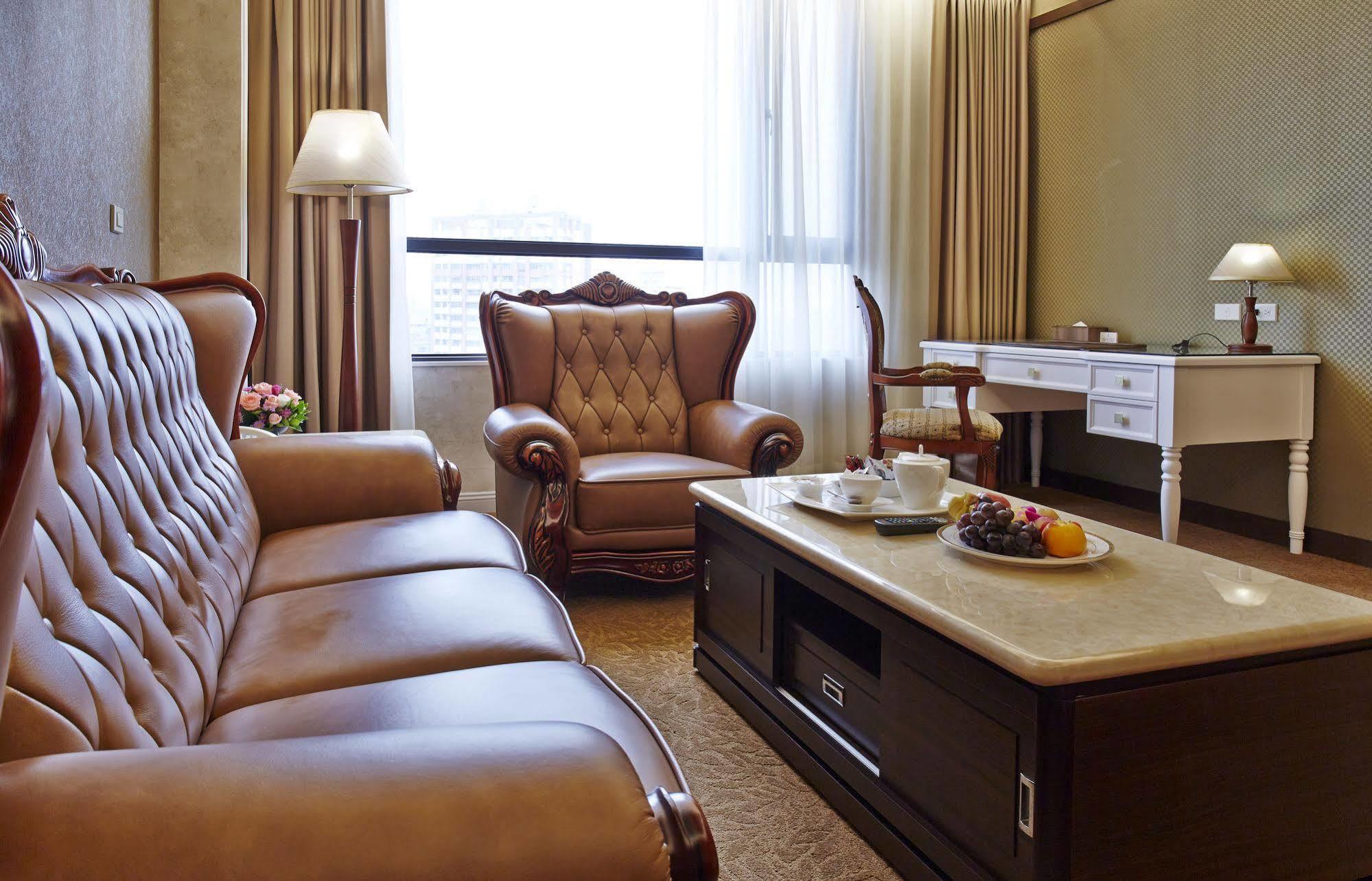 Royal Chiayi Hotel מראה חיצוני תמונה