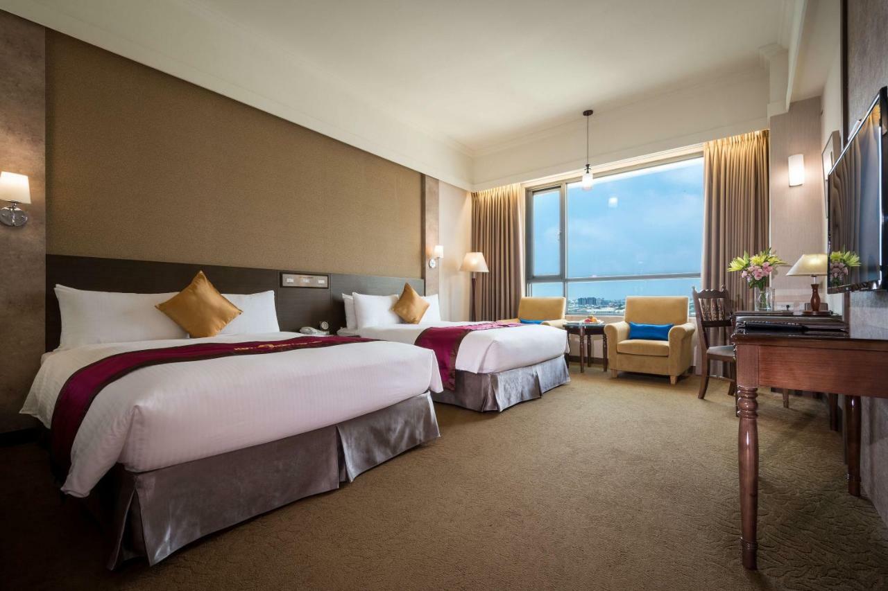 Royal Chiayi Hotel מראה חיצוני תמונה